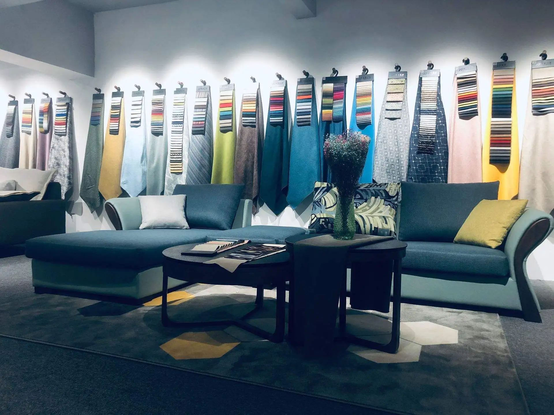 Haining Huarui Textile Co., Ltd. 2