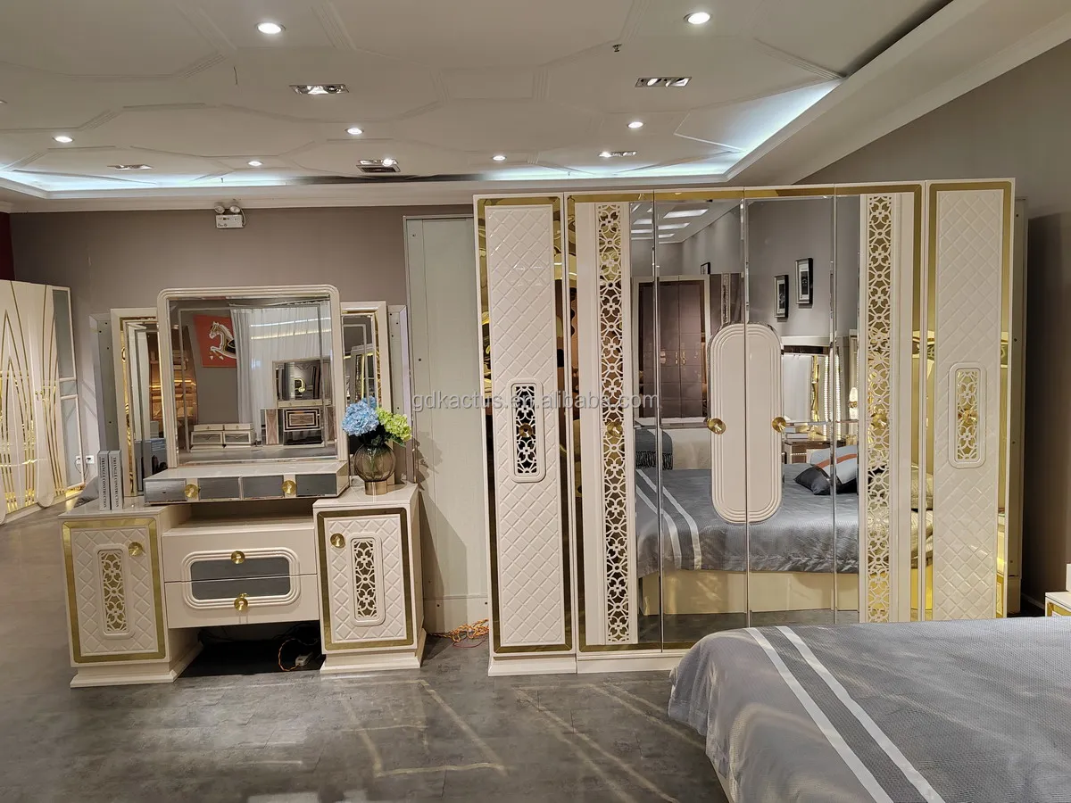 Modern Design Elegant King Size Fancy Bedroom Furniture Set High End High Glossy Luxury Royal