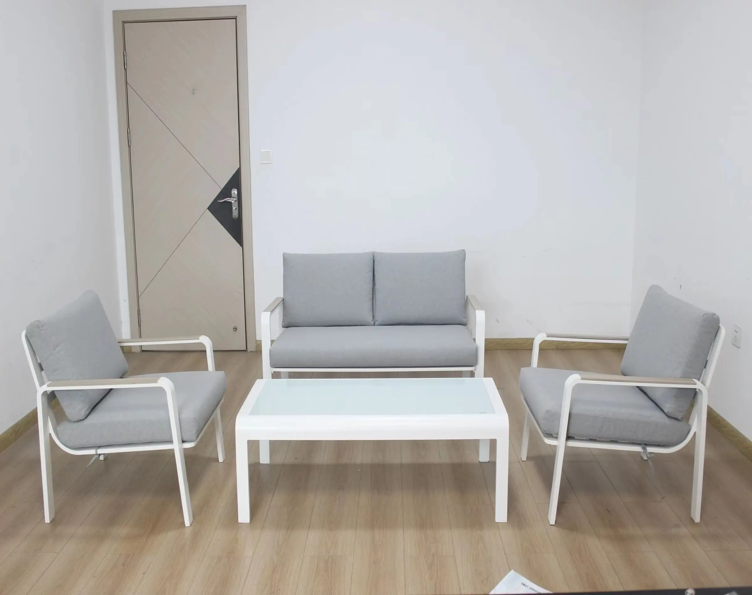 Aluminium Outdoor Table and Chairs Set Garden Metal Sofa Furniture with Lightweight Design