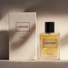 Botella de perfume transparente