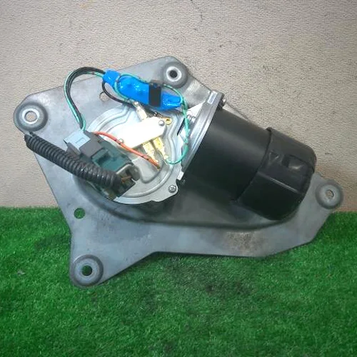 Wiper Motor 1868101210 1-86810121-0 With 5 Pins Plug Widely Use In Heavy Truck FOR ISUZU C-Series And E-Series