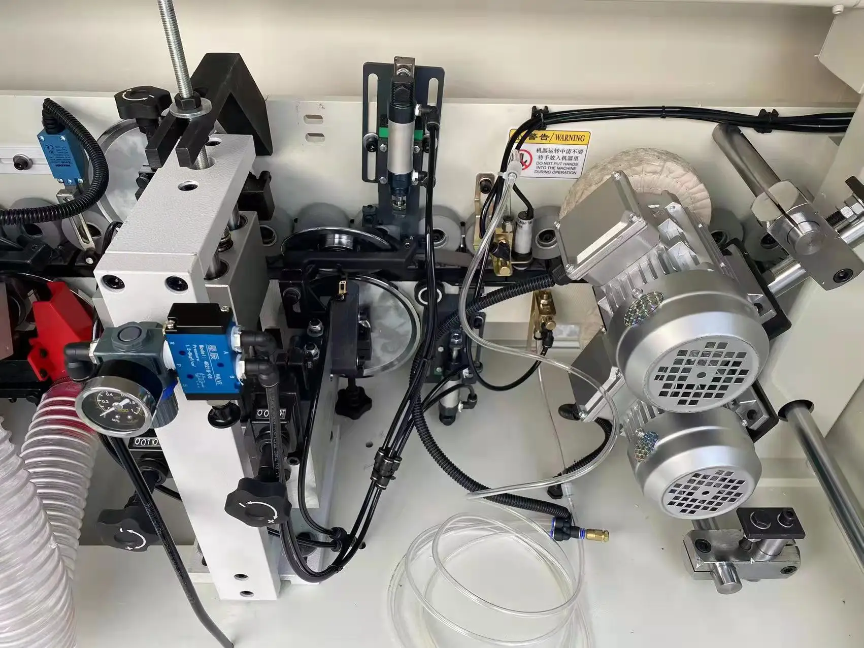 HYSEN Mf515c Edge Banding Machine with Double Trimming Scraping and Buffing Automatic Edge Banding Machine with Ce China Gluing