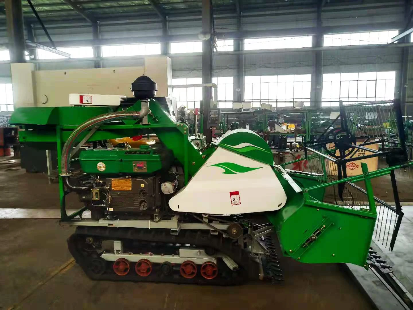 Factory Price Machine Rice Alfalfa Cutting Machine Harvester Rice Wheat Paddy Small Combine Harvester Paddy Cutting Machine