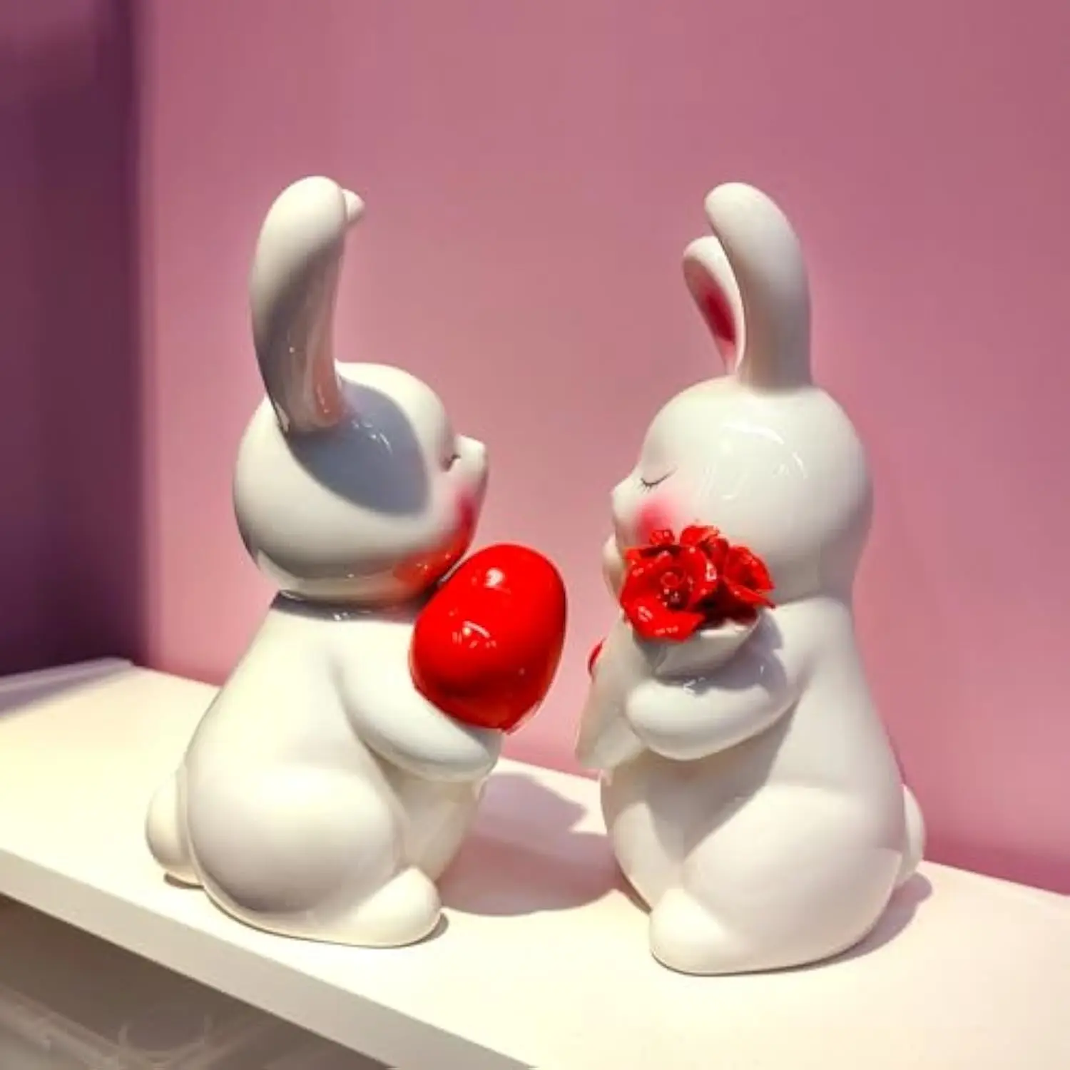 Customizable YOULI ceramic rabbit statue, holding a heart and a rose, factory direct sales