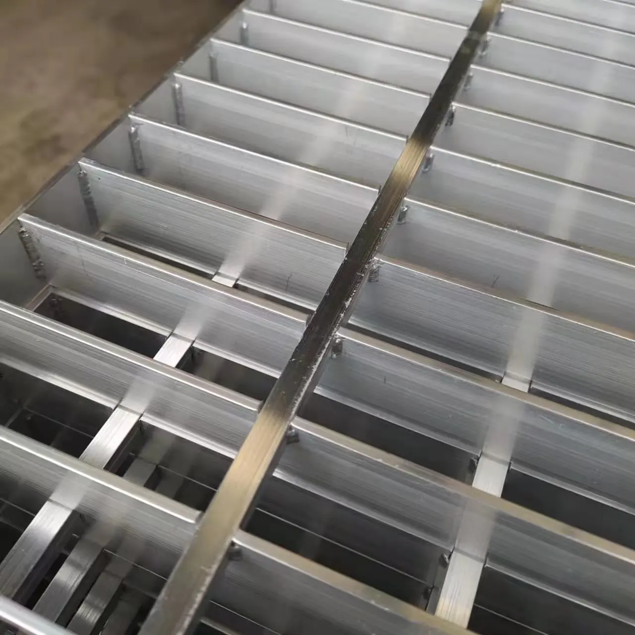 Australian Aluminium Walkway Mesh Grating Durable Metal for Office Building Floor Construction Warehouse & Workshop