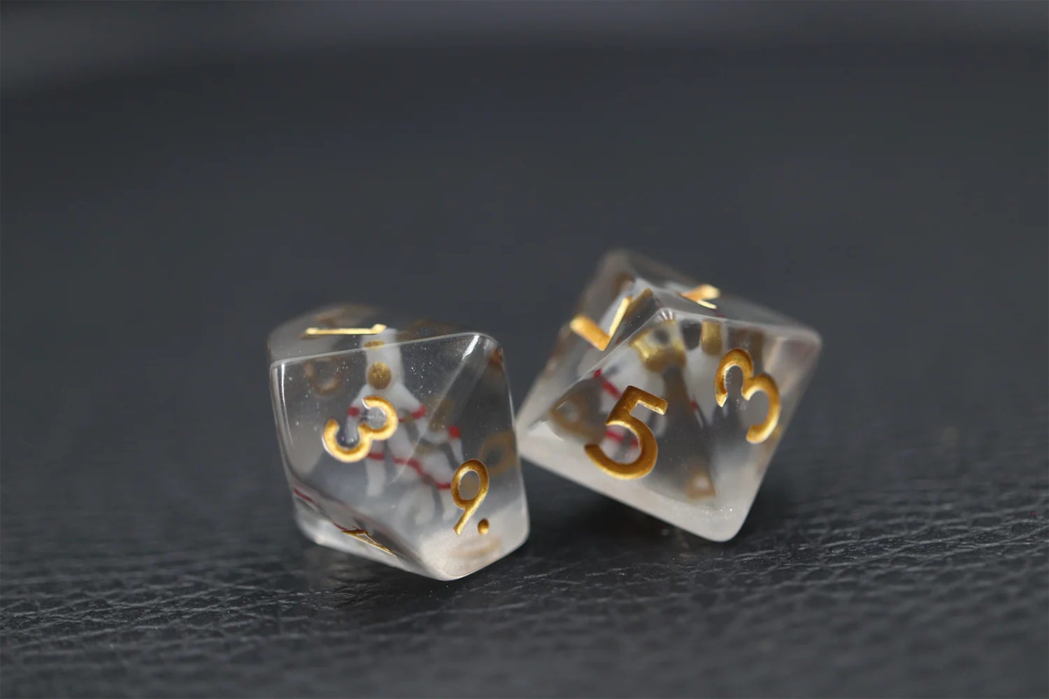 Handmade 7pcs Bulk Resin Round Edge Dnd Dice Set Astronaut Inclusion Polyhedral Resin Dice for Dnd Games supplier