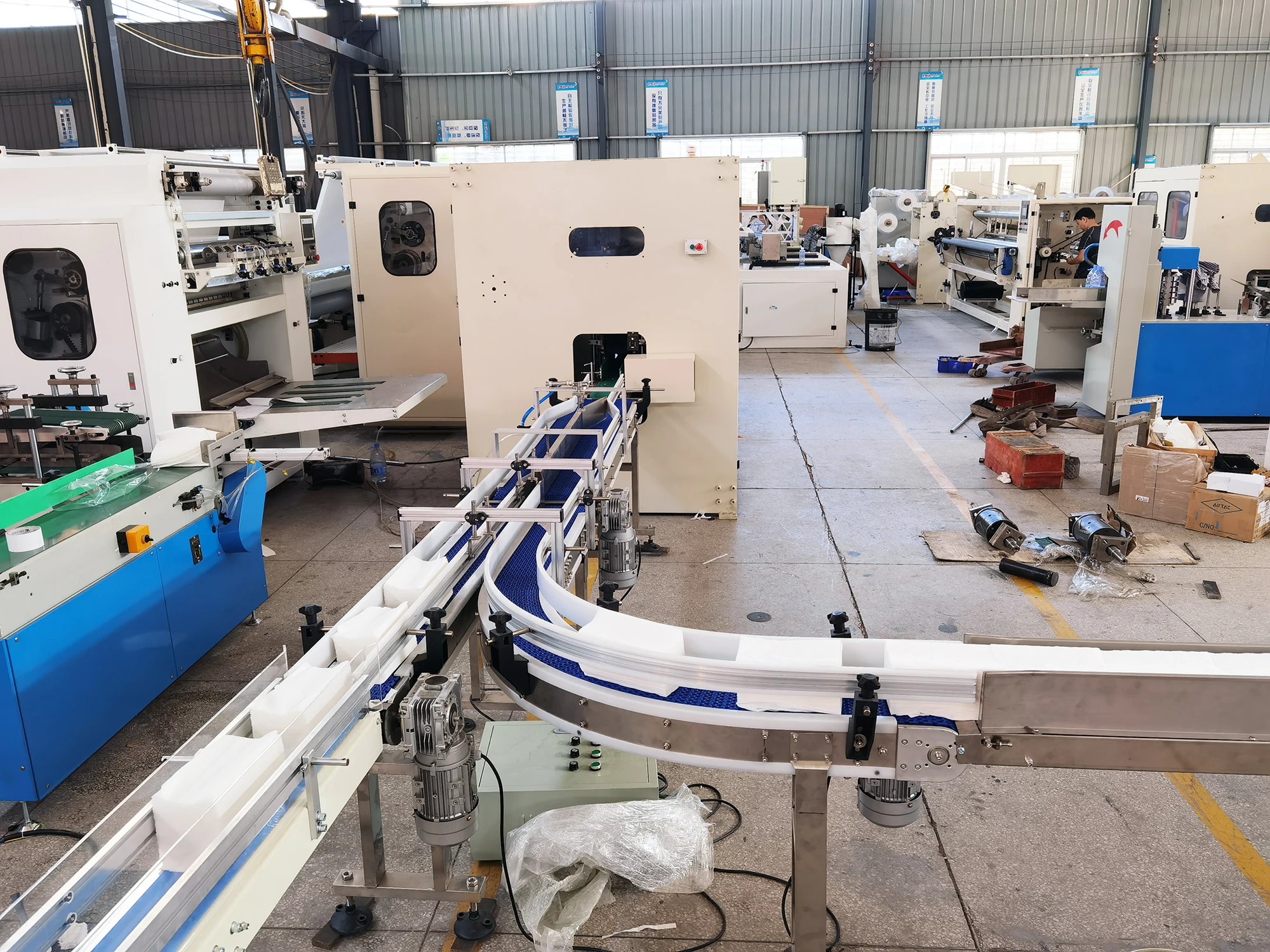 Factory Production Line PLC Controlled High Speed Automatic Facial Tissue Paper Folding Machine with Bearing and Engine