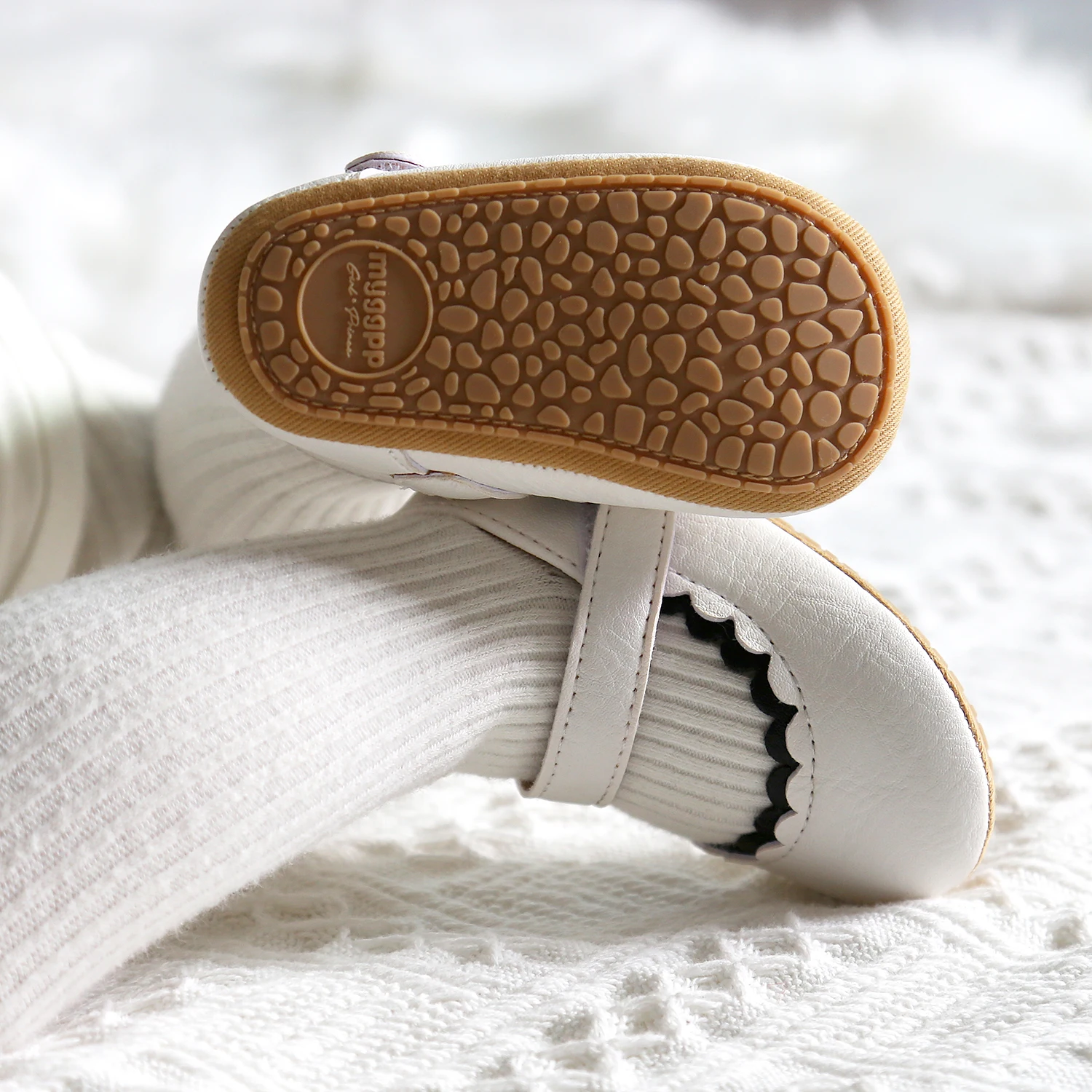 Hot Selling Beautiful Soft PU Leather Baby Toddler Girl Shoes Prewalker Girl Shoes manufacture