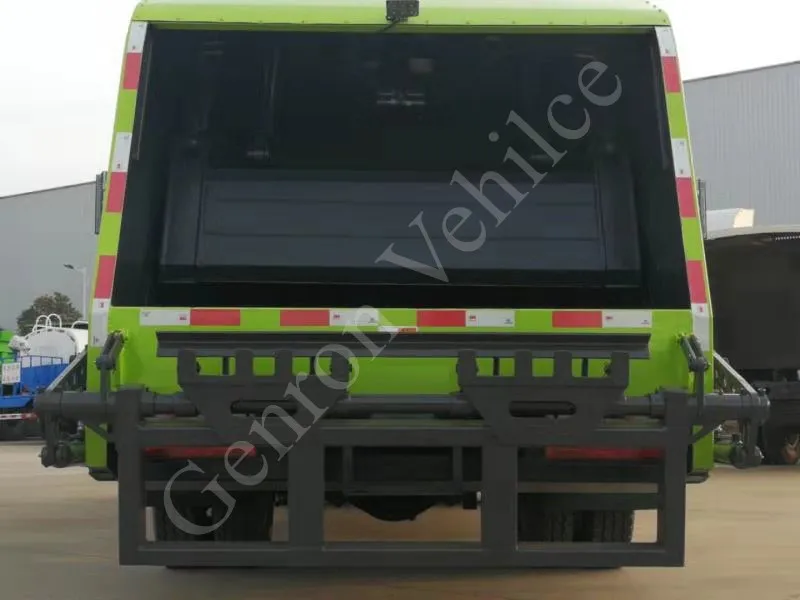 garbage truck4.jpg