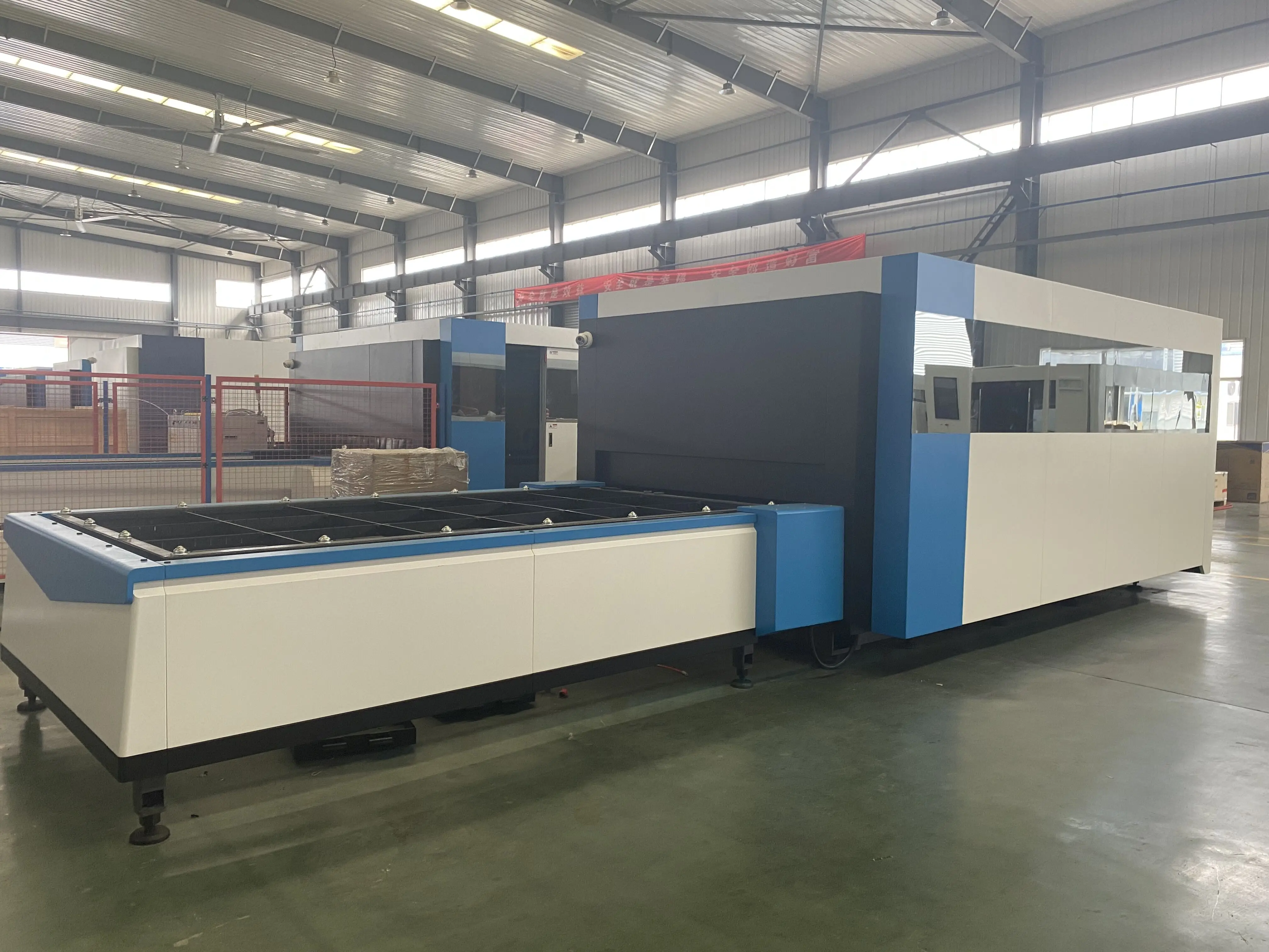 Laser Metal Cutting Machine with Raytools or Precitec or BOCI Cutting Head