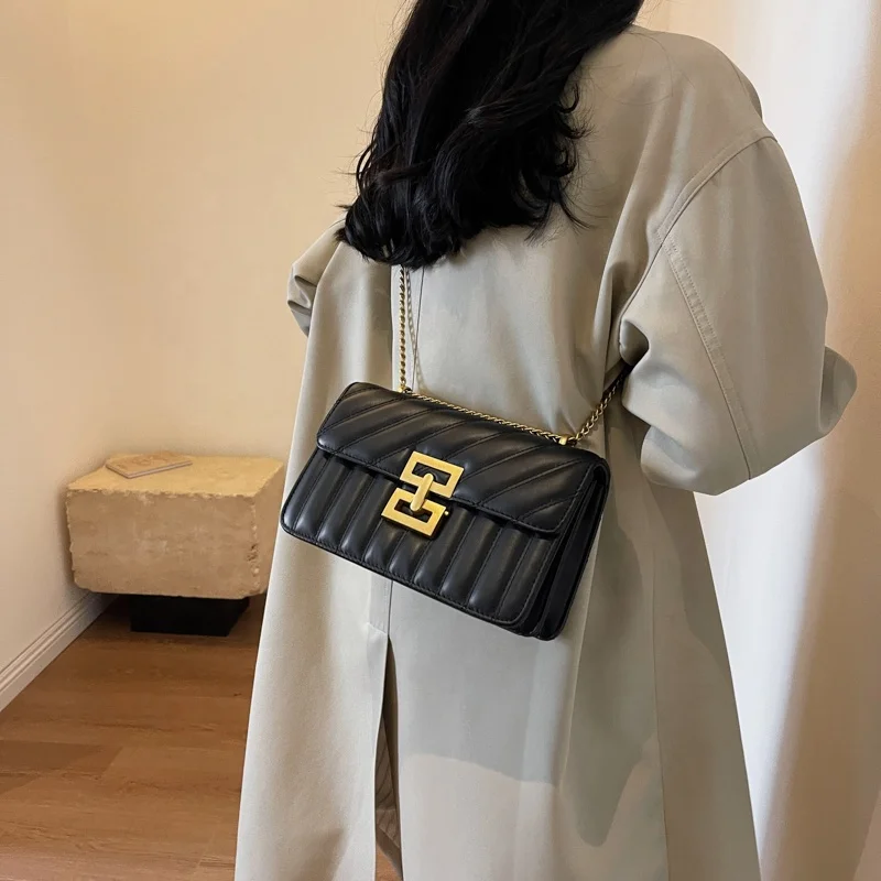2026 Trendy Designer PU Leather Chain Purse