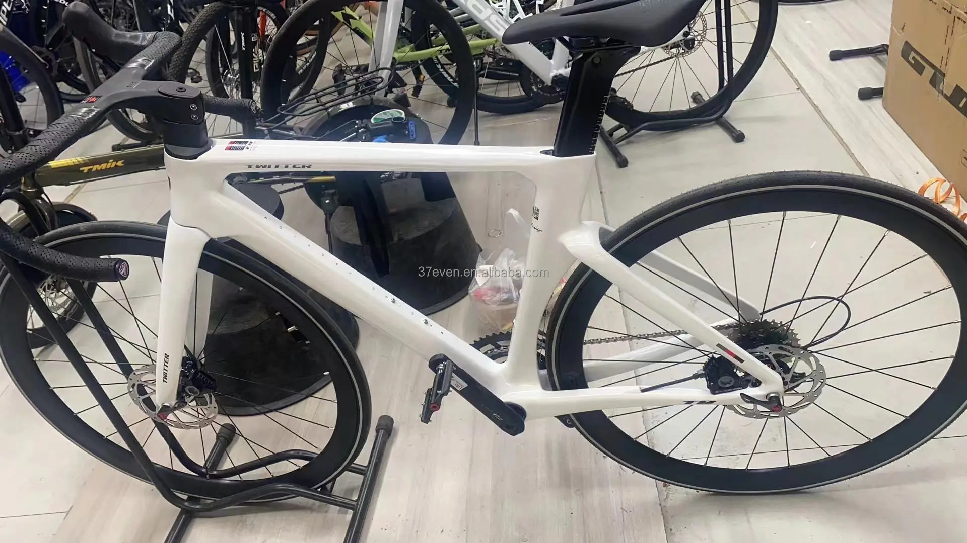 Carbon Fibre Road Bicycle - Twitter T8 R12pro 700C Disc Brake