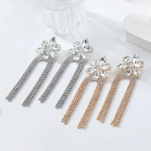 2024 Alloy New Luxury Full Diamond Water Crystal Tassel Banquet European and American Fashion wholesale Stud Earrings for Women