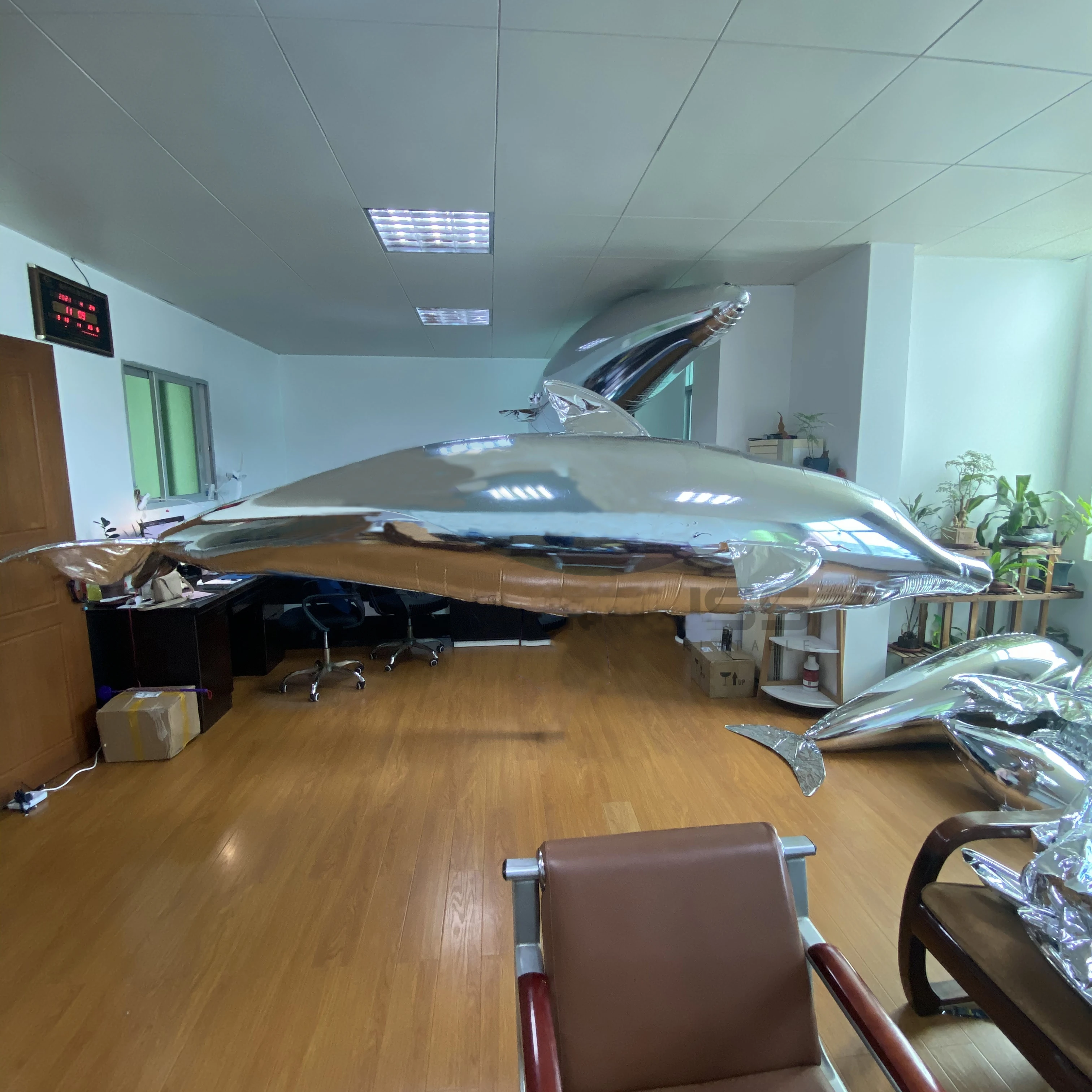 RC Metallic Foil Inflatable Dolphin Remote Control Flying Air Dolphin Balloon Flying Drone for Commercial Flight Performance