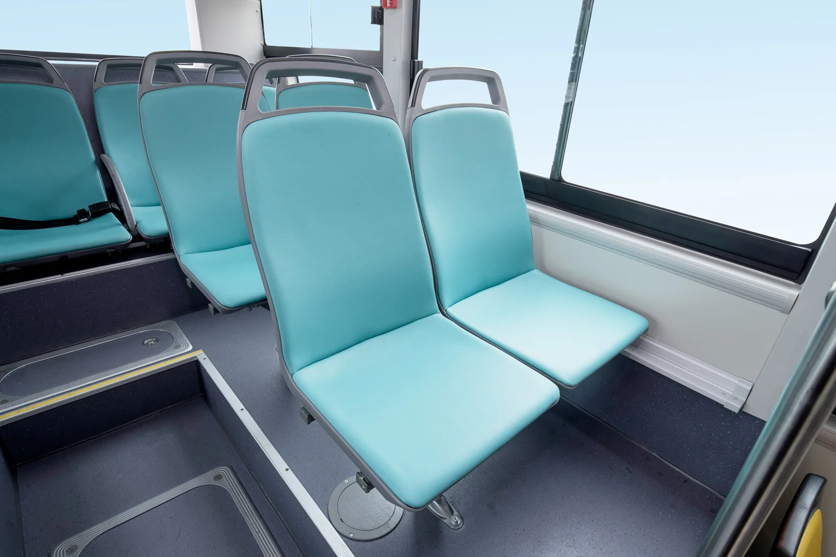 Guaranteed Satisfaction Best Selling KLNG LONG Japanese Useds Mini Bus 22 Seaters Used Electric Bus Used Buses for Sale in Uae - Image 6