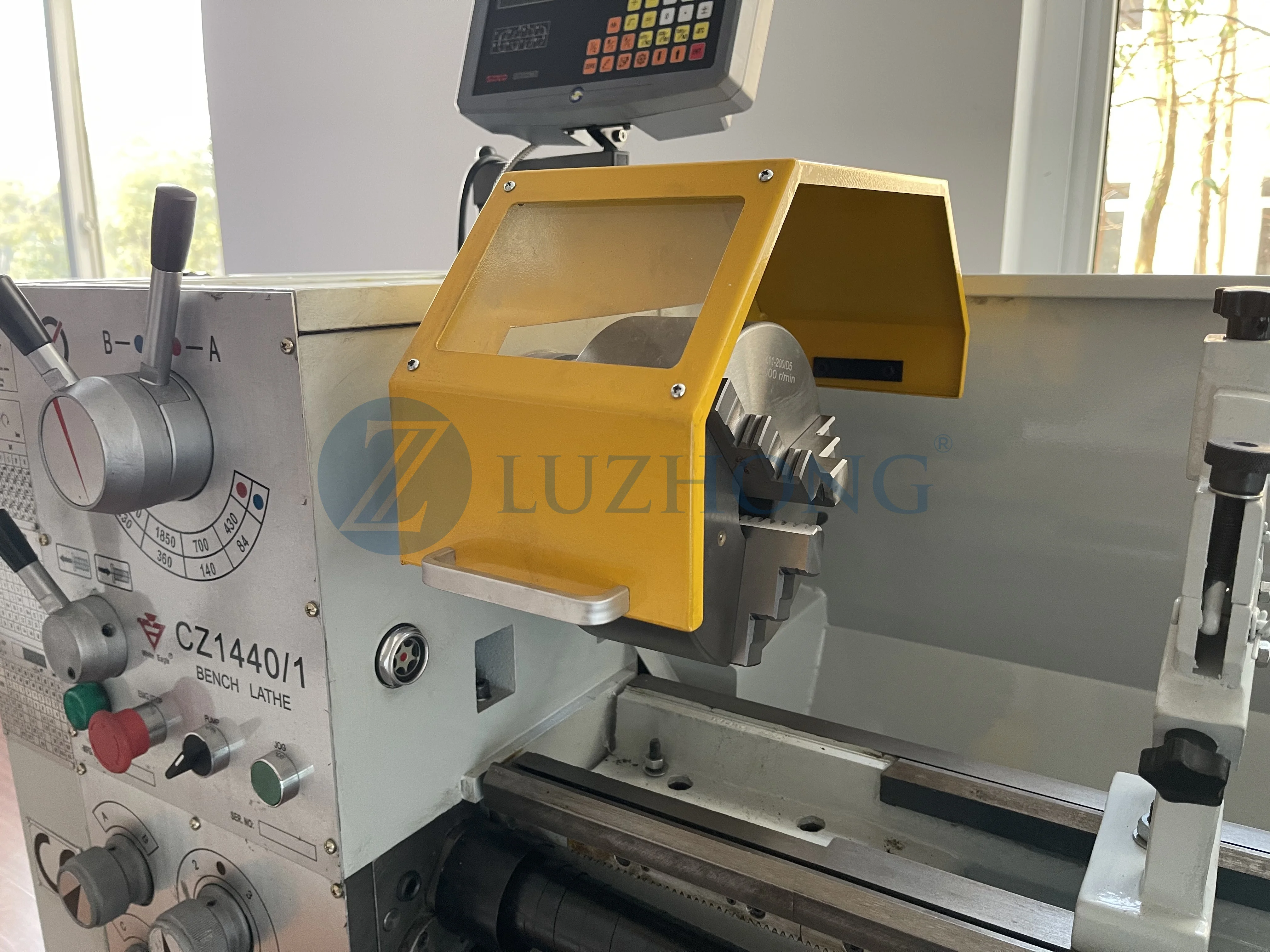 LUZHONG CZ G Series CZ1440G/1340G Manual Small Lathe Machines Portable Turning Center Medium Duty Lathe Machine for Home Use
