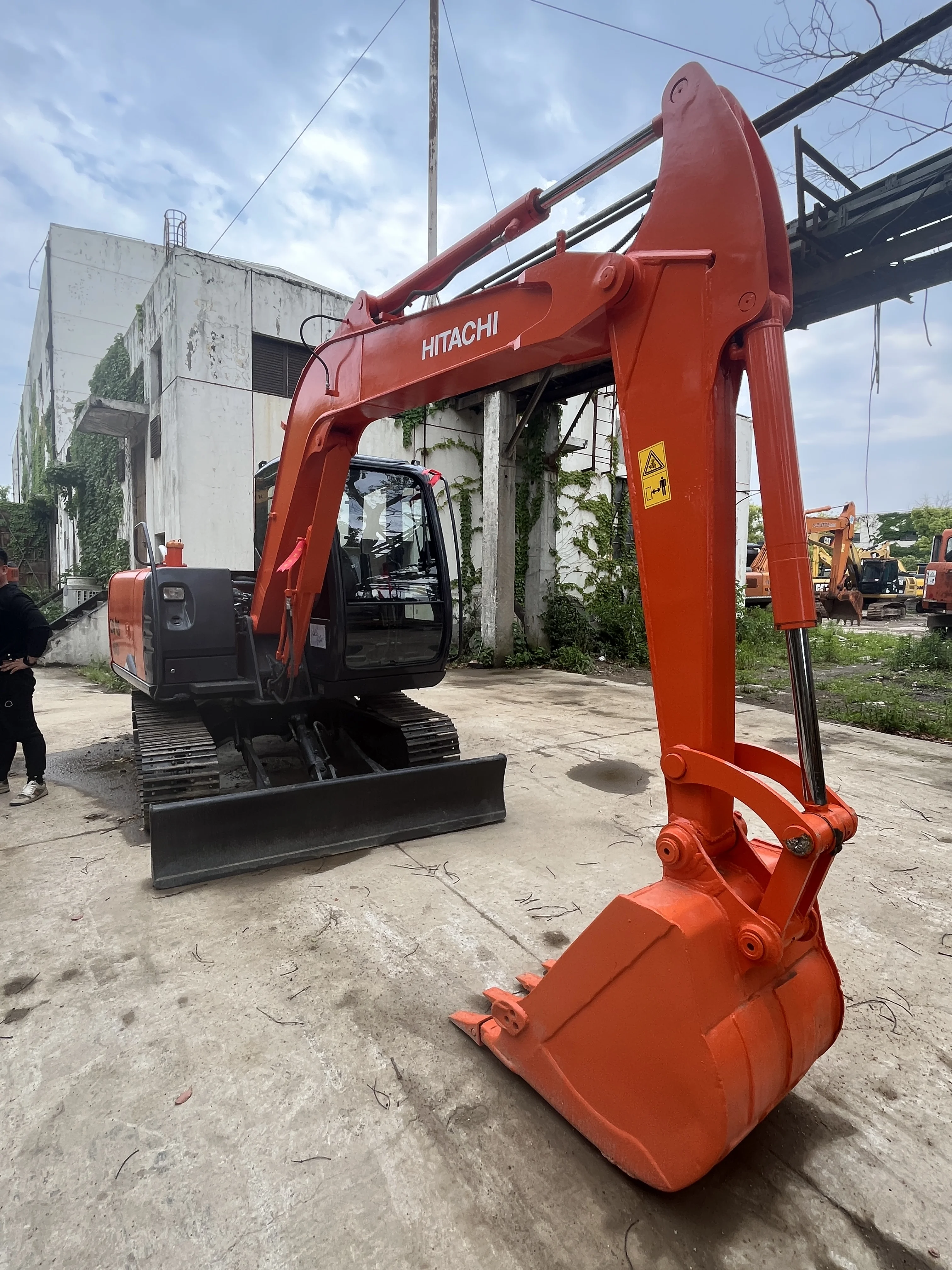 Hitachi ZX60 Used Excavator 100% Japan Origin 2021 Model 6000kg