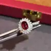 Anillo de diamantes con rubí natural