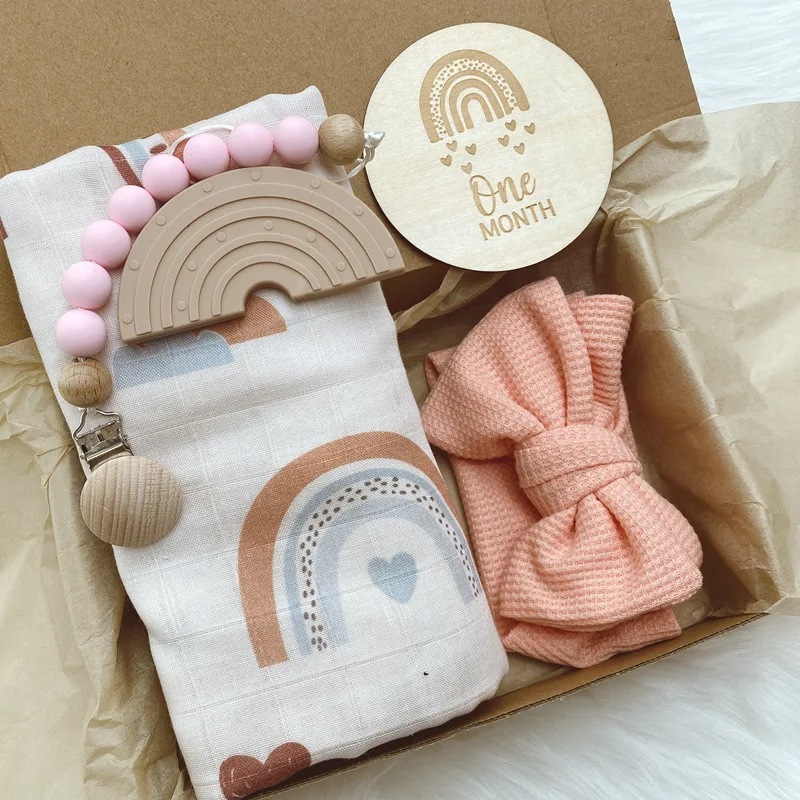 Muslin Swaddle Blankets Gift Set Baby Teether Wooden Milestone Card New Born Shower Gift Set Box manufacture