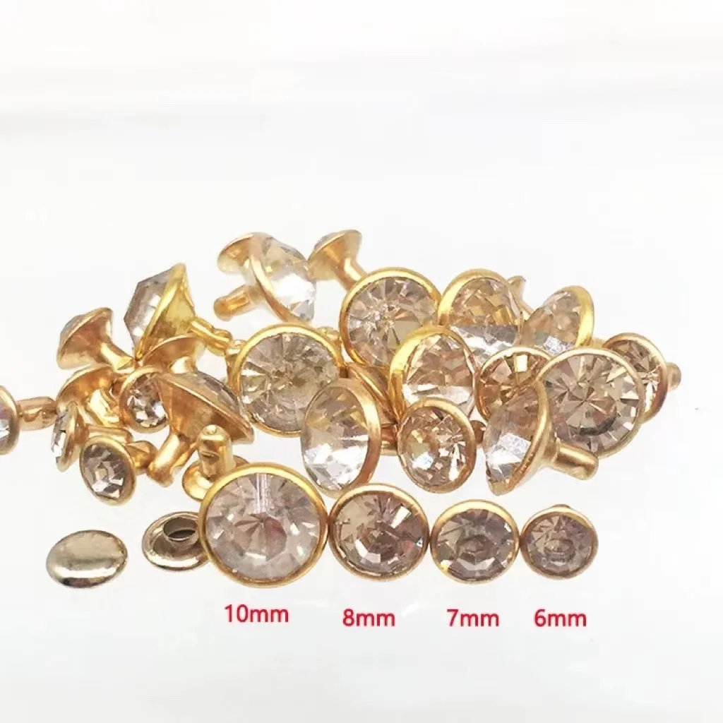 Женская металлическая заклепка