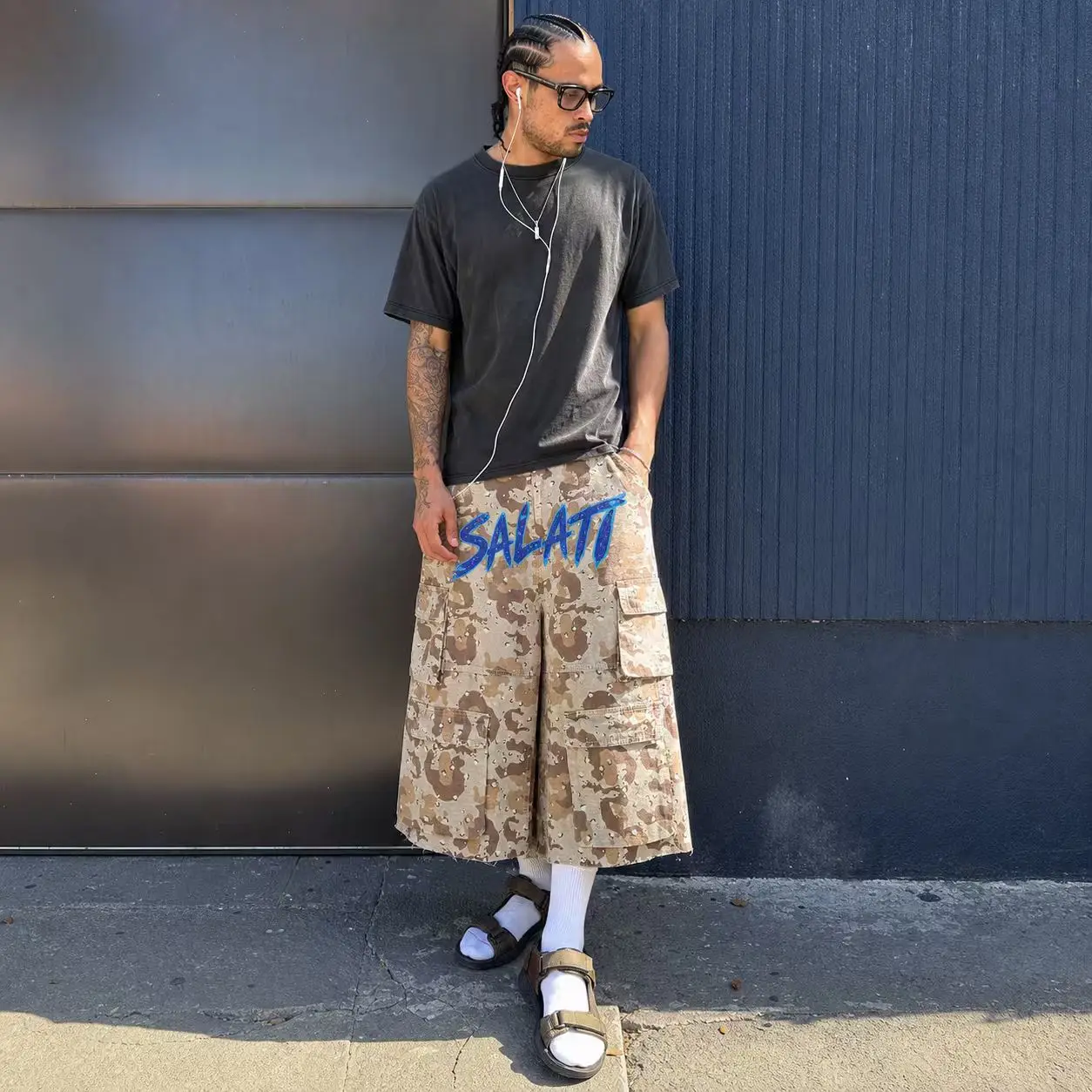 OEM Custom Camouflage Cargo Pants Style Mens Shorts Multi Pocket Loose Fit Drawstring Raw Hem Streetwear Men Cargo Shorts gallery 2