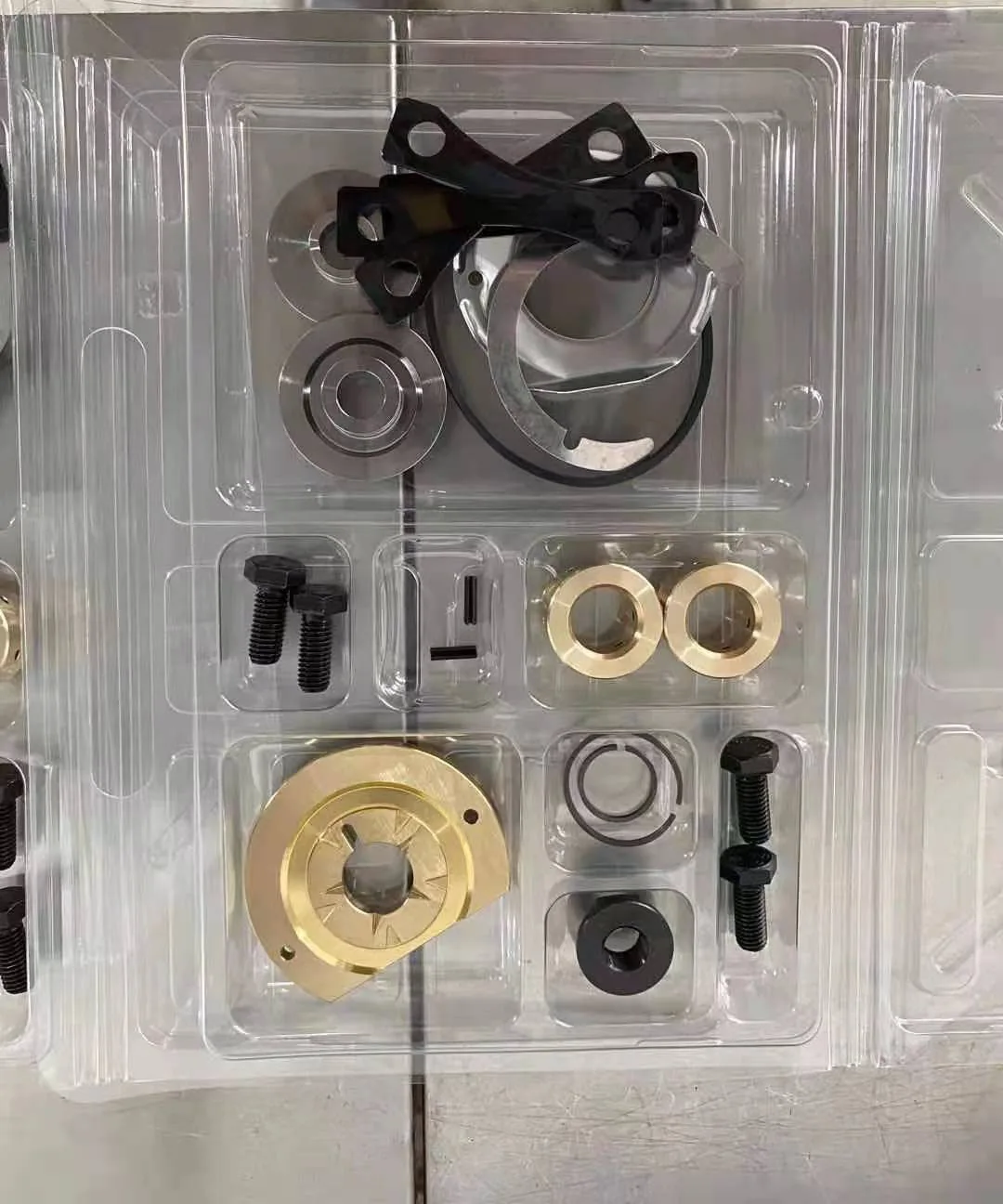 Universal Turbo Charger Turbocharger Complete Repair Kit for T3 T4 T04E Gt35 Ct16 1hz 1gfe 4efte 1nz R18 K37 K24