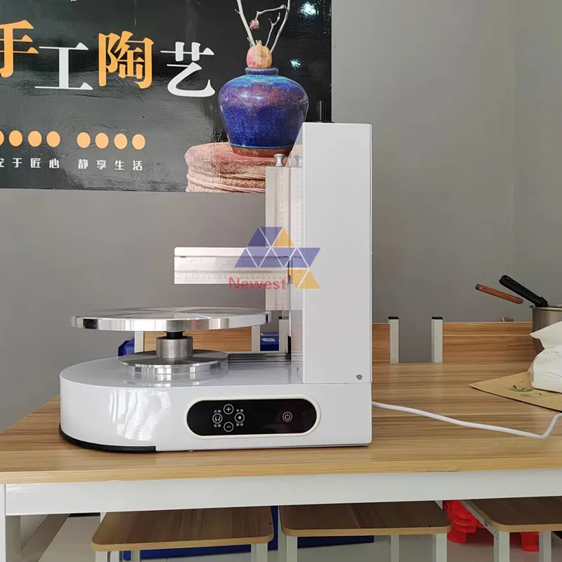 Birthday Cake Butter Spreading Machine Wedding Cake Decorating Smoothing Machine Cake Cream