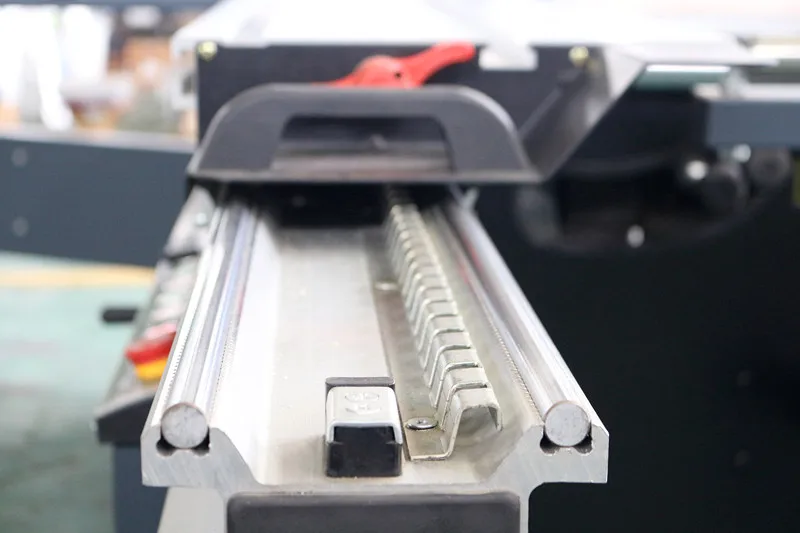 China High Precision 3000mm Structure Sliding Table Table Panel Saw Machine