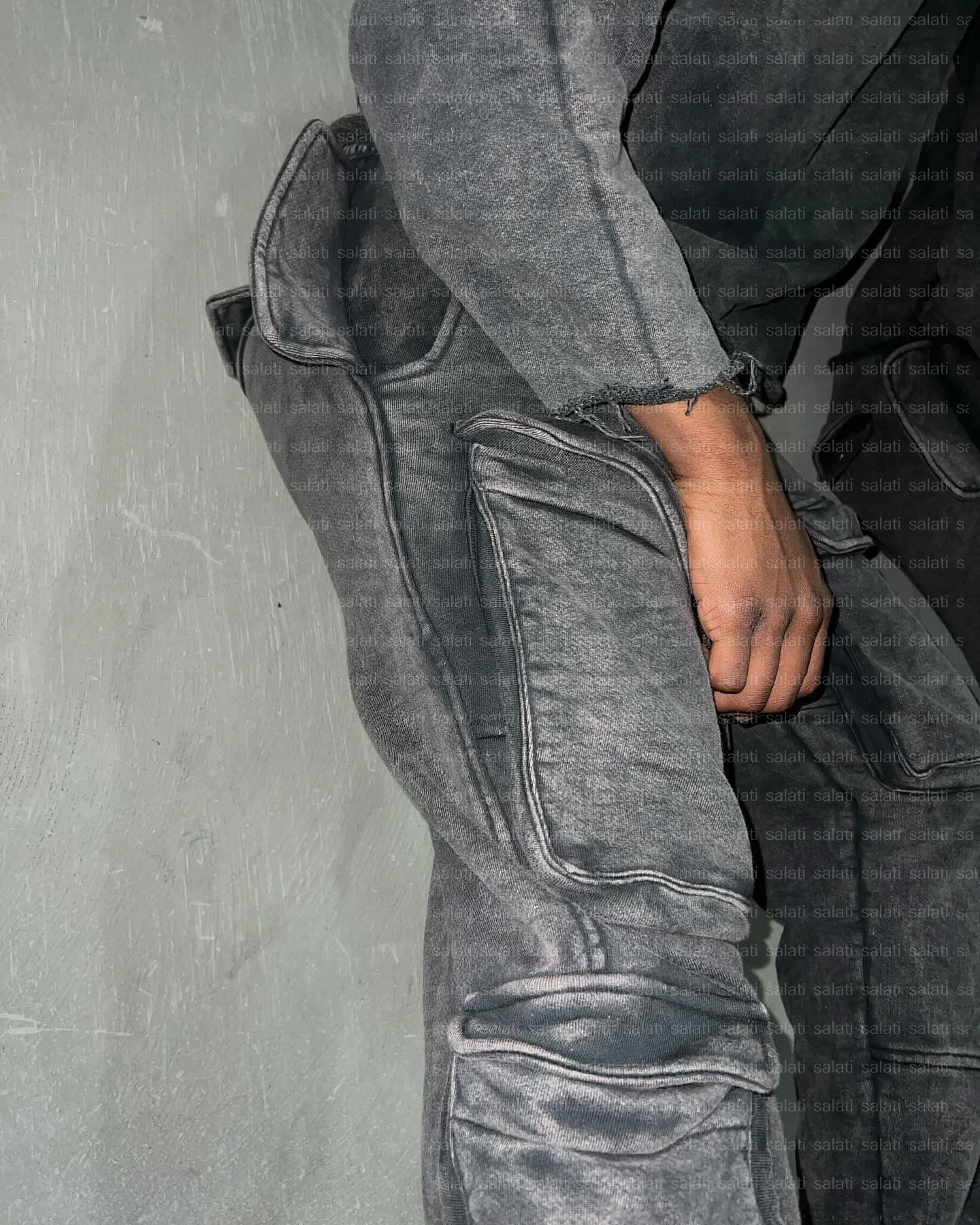 Custom Streetwear Cut and Sew Raw Hem Cotton French Terry Grey Blank Heavyweight Acid Wash Flare Sweatpants Stack Cargo Pant Men gallery 4