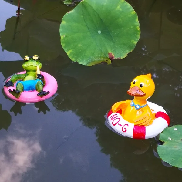 swinging duck outdoor Pool decoration sculpture resin duck,New product resin garden animals floating pond decoration