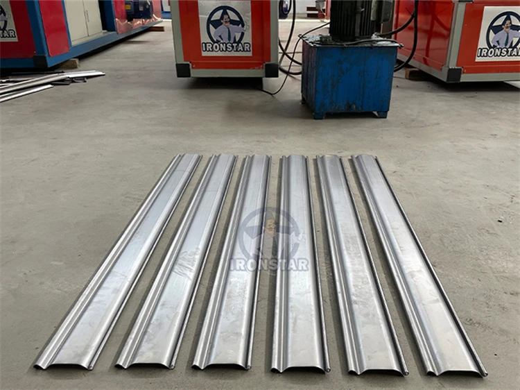 Automatic Steel Roller Shutter Door Slats Making Roll Forming Machine for Ce Certificate