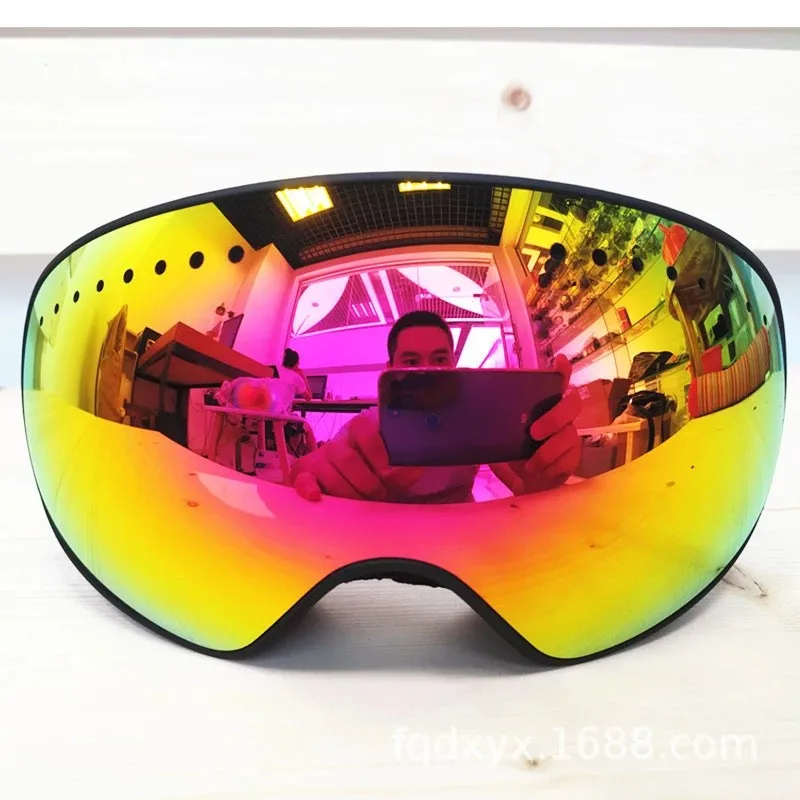 Spherical Lens Ski Goggles with Double Anti-Fog and Wide Field of View for Outdoor Skiing