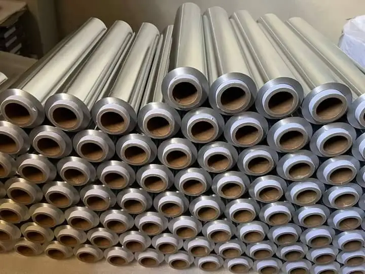 Алюминиевая фольга для упаковки бытовой 6 микрон 9 микрон алюминиевая фольга в рулонах