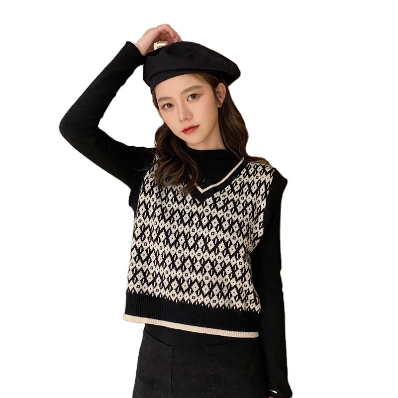 sleeveless knitwear vest