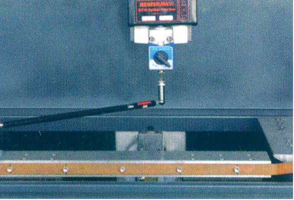 DK7632 High PrecisionCNC EDM Wire Cutting Machine with Slow Speed for Metal Processing