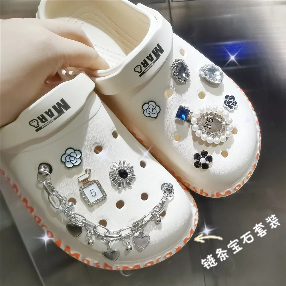 Wholesale Designer Croc Charms Chains New Fashion Trend Flower Shoes  Accessories Butterfly Diamond Shoe Decorations - Buy Christmas Shoe