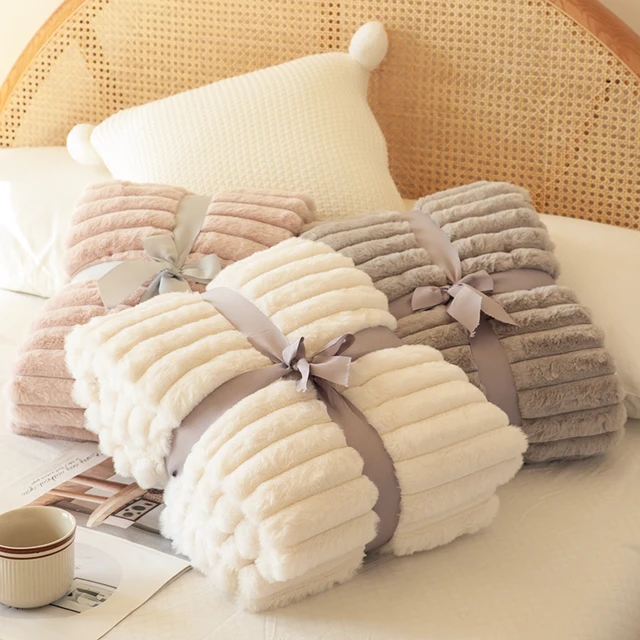 super soft warm thick pretty high quality Rabbit fleece blanket for winter sofa bed throw