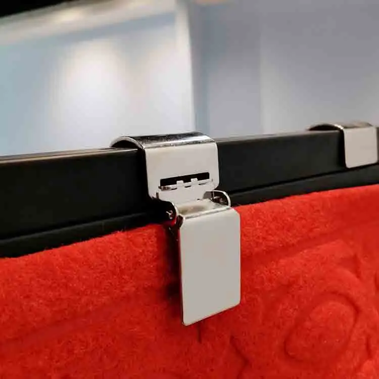 China Factory Wholesale Cheap Metal Custom Display Carpet And Rugs