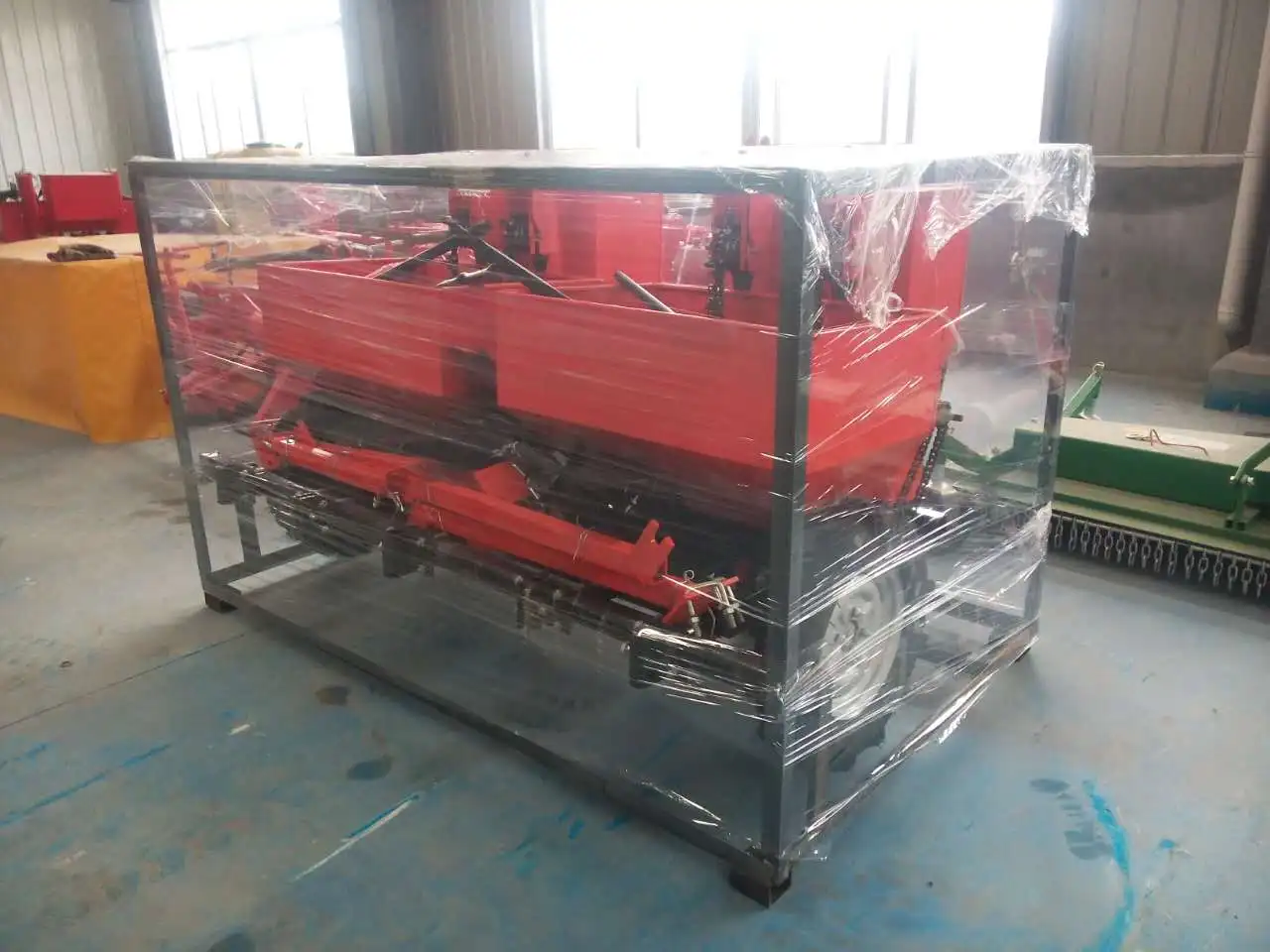 Fertilizing Potato Planter 3 Point Hitch Mini Tractor 4 Rows Garlic Planter for 30-60hp Tractor