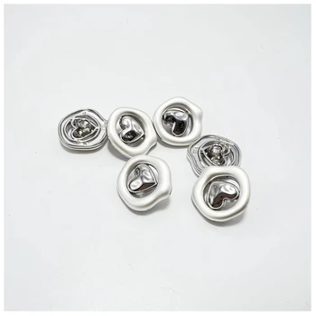 Wholesale Custom Buttons High End Women Heart Shaped Decorative Lace Design Metal Buttons