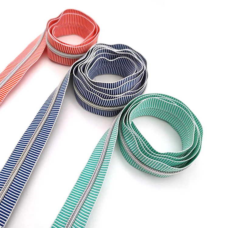 YYX Gradient Colors Size 5 Nylon Stripe Zipper Teeth Roll De China Recyclable Nylon Zippers