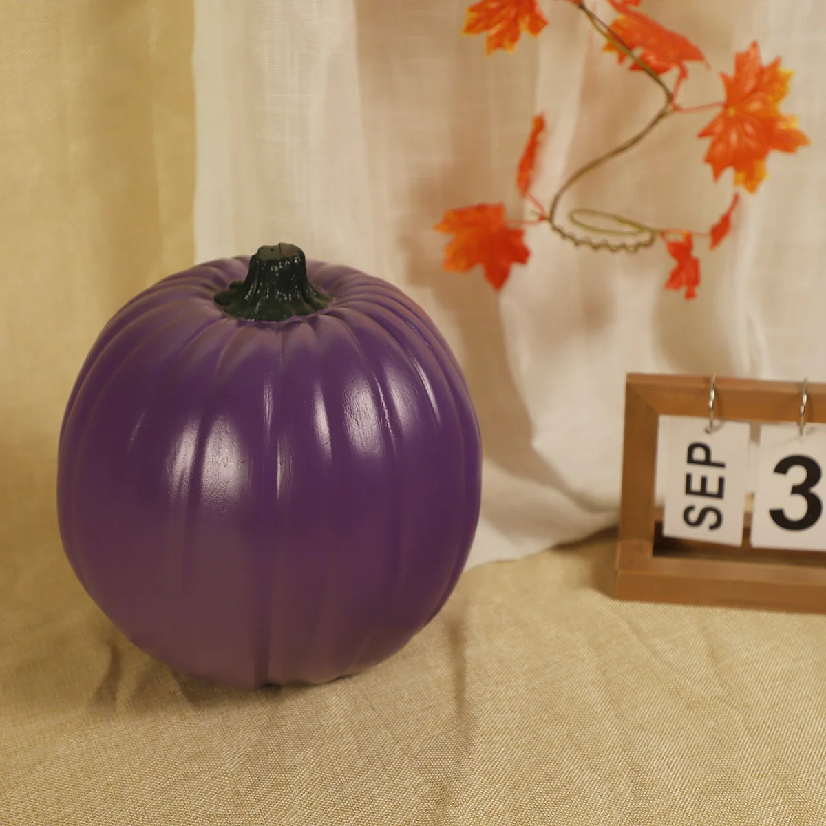 Classic lightweight Halloween costume outdoor decoration wholesale purple plastic halloween pumpkin variety for gift decoration