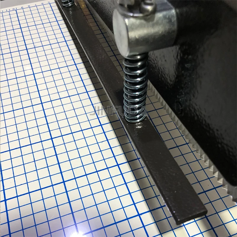 Manual Textile Sample Cutting Machine Zigzag Cutter Fabric Cutter