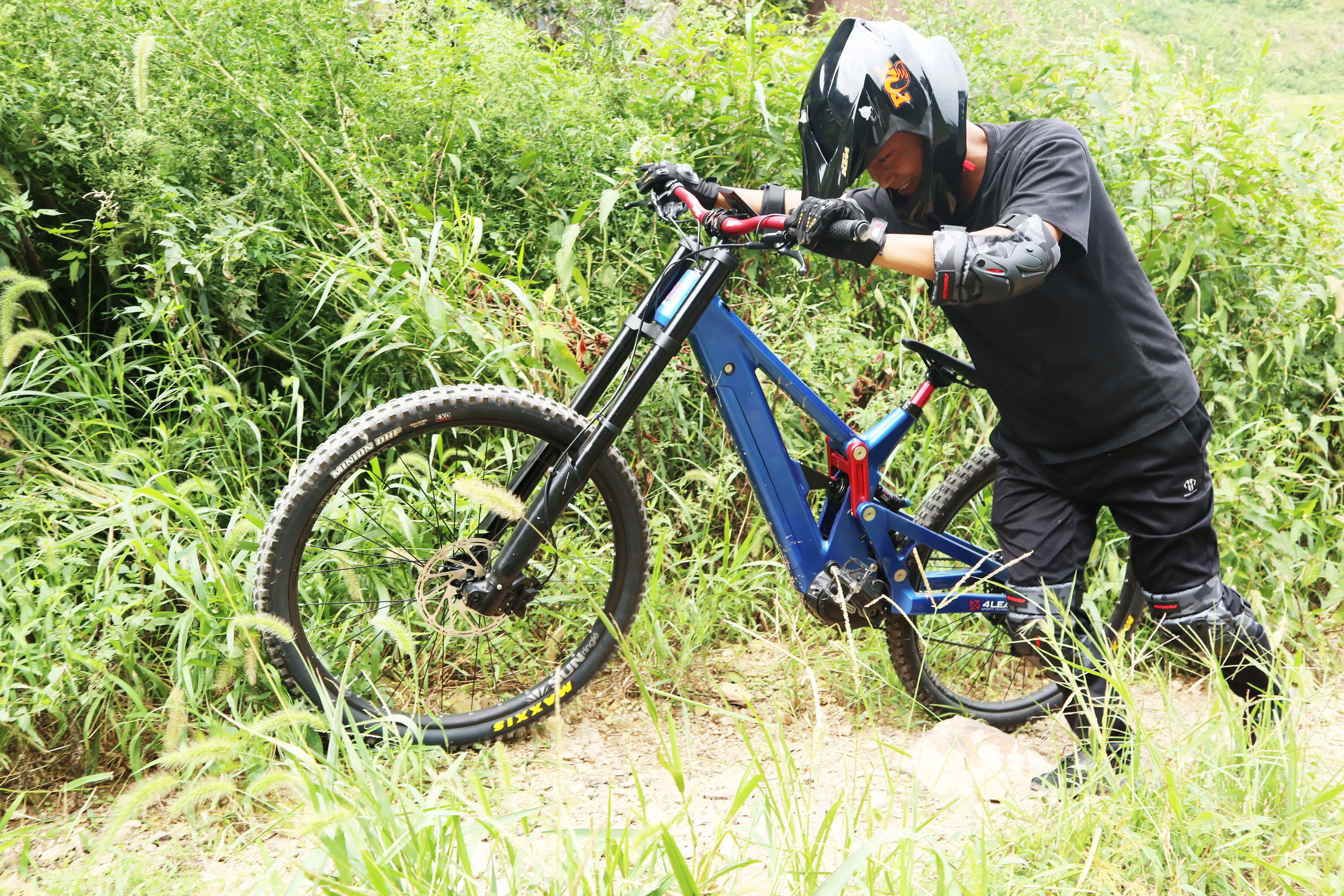 4LEAF Downhill Mountain EBike VPP Downhill Ebike Off Road MTB Full  Suspension Travel 200mm Electric Bike