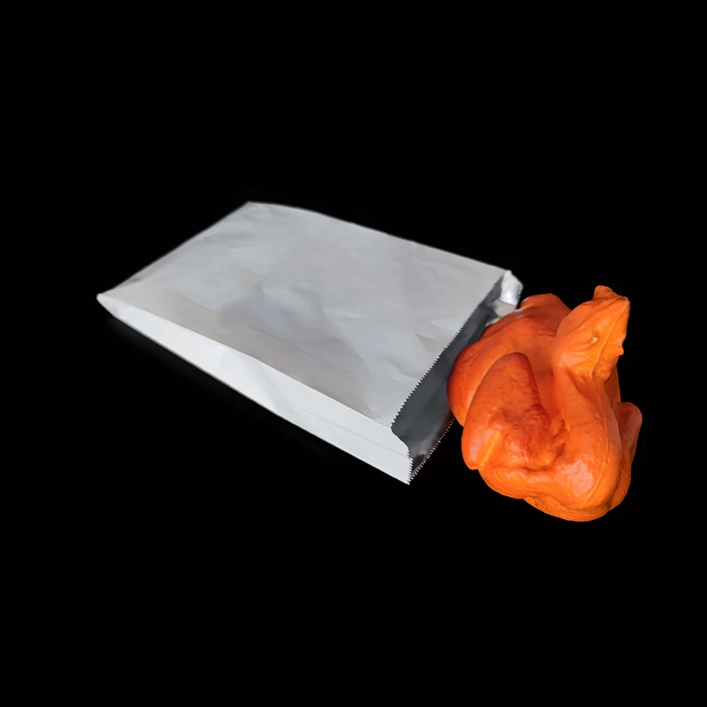 Sac en papier couché en aluminium pour frites dans un sac de poulet noir