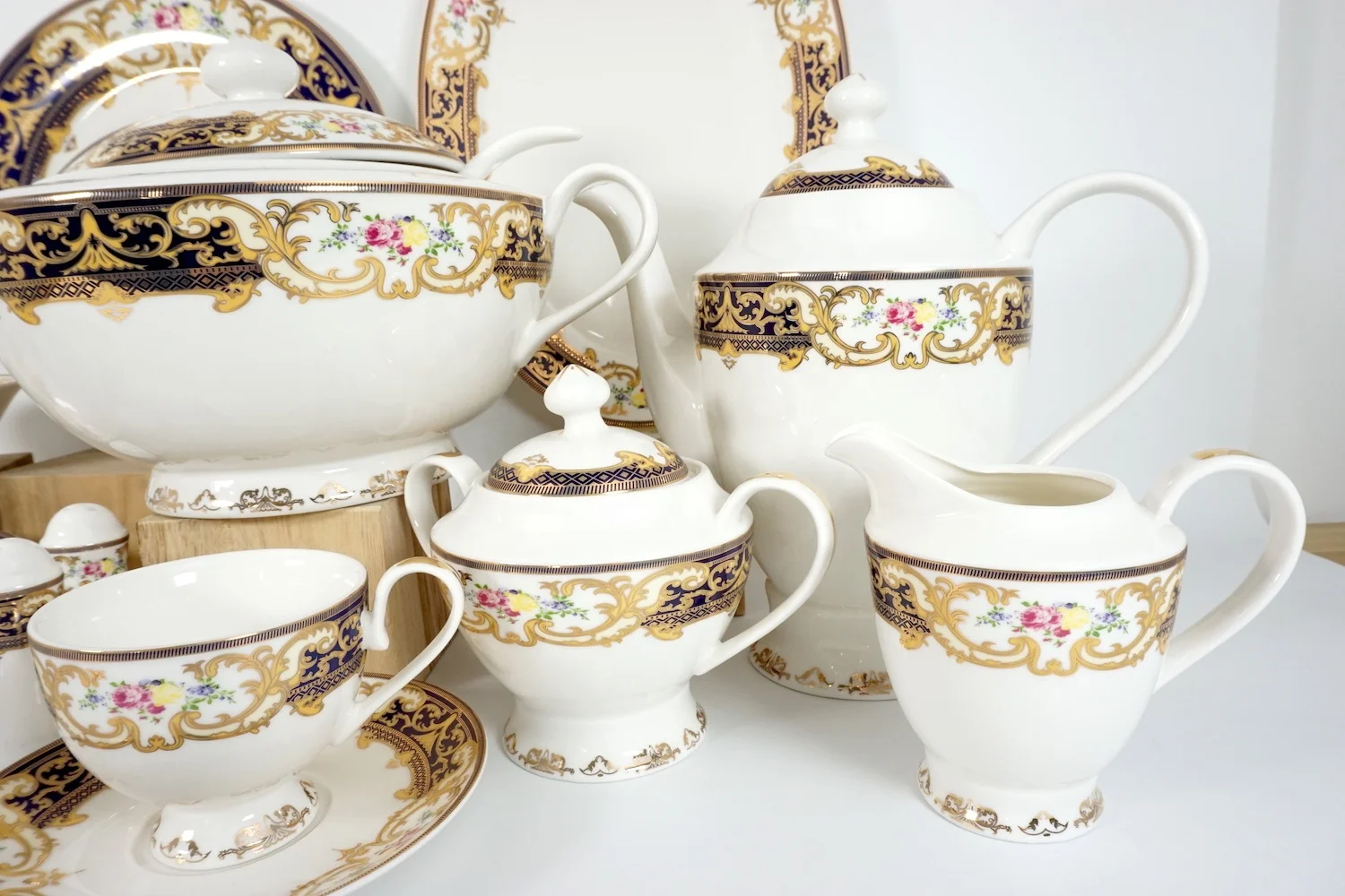 Classic Vintage Tableware Gold for 8 Erpson Pakistan Indian Dinnerware Porcelain Ceramic Wedding Plate Floral Dinner Set