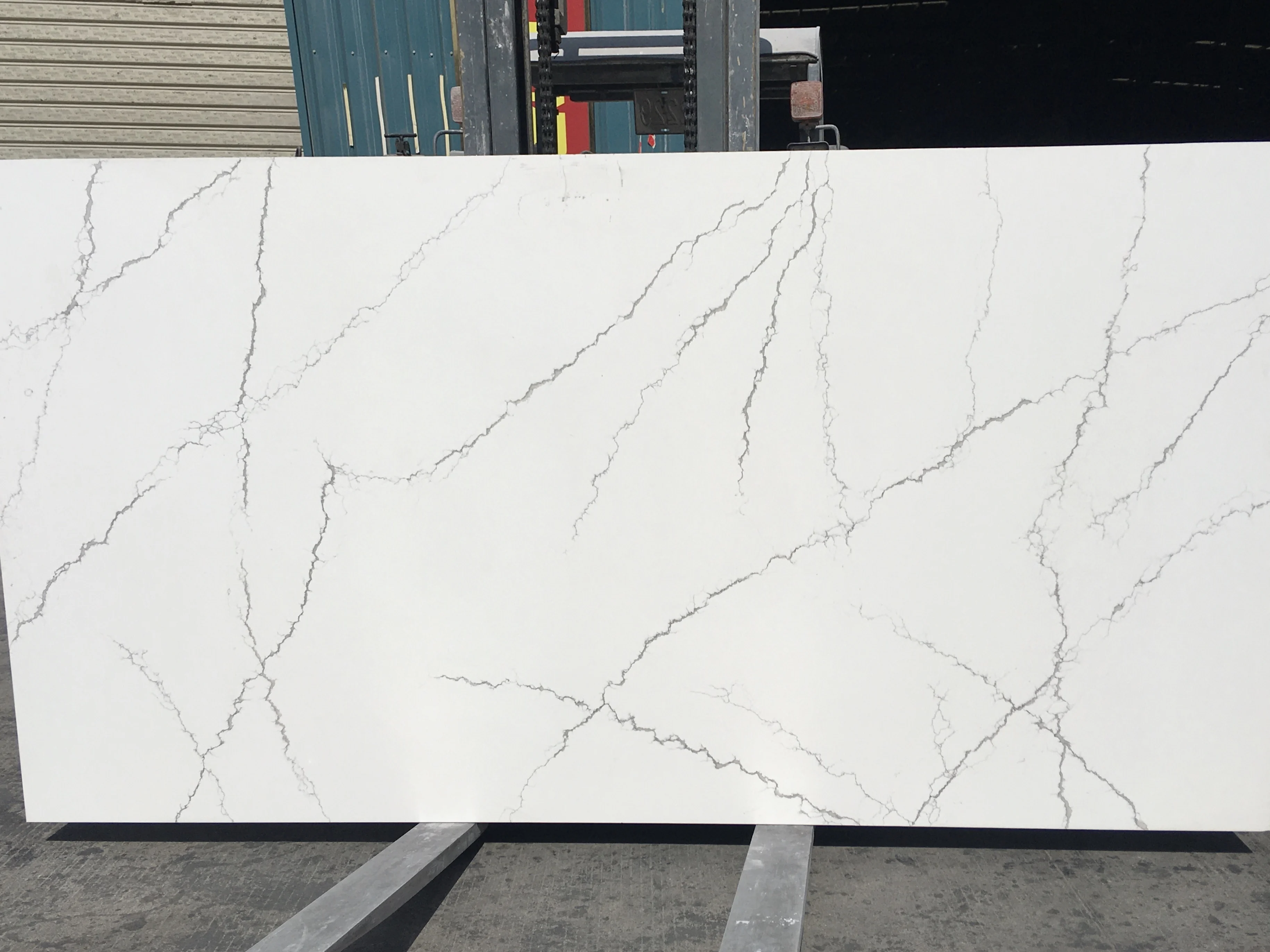 Artificial Quartz Countertop Calacatta Lafayette White Quartz Stone