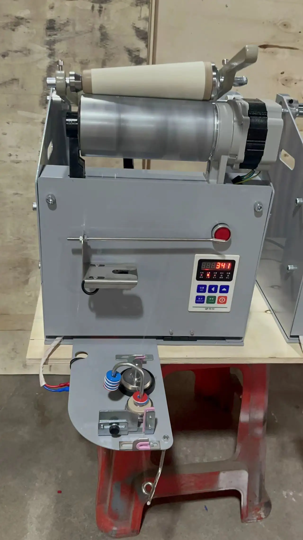 Textile Machinery Semi-Automatic Small Cone Winding Machine