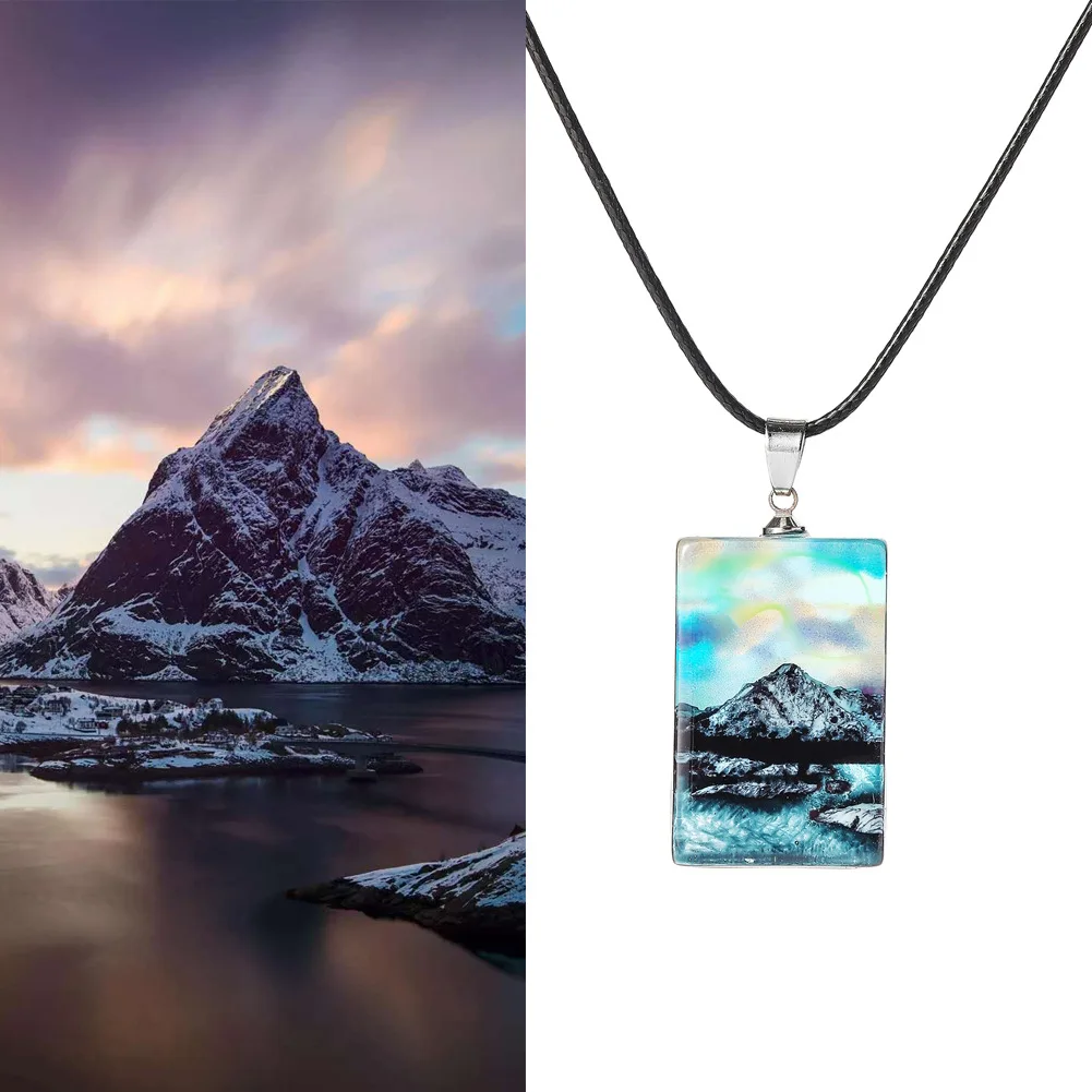 Handmade Dream Aurora Micro Landscape Transparent Resin Art Pendant Snow Mountain Pendant Necklace Fashion Jewelry