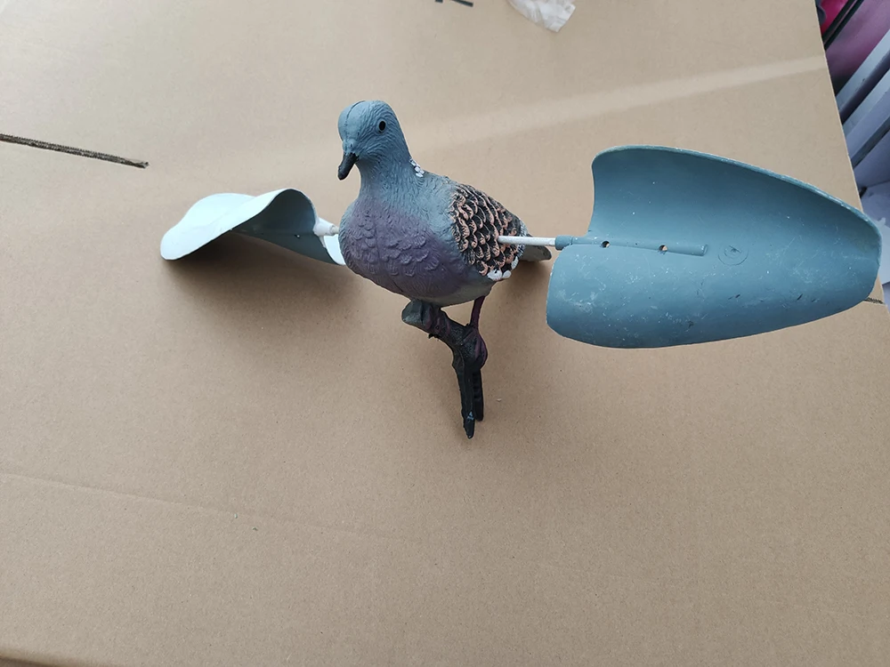 Rotating Wing PE  Plastic  Hunting Pigeon Decoy for Garden Decoration  Plastic Pigeon Decoy for Scare Birds